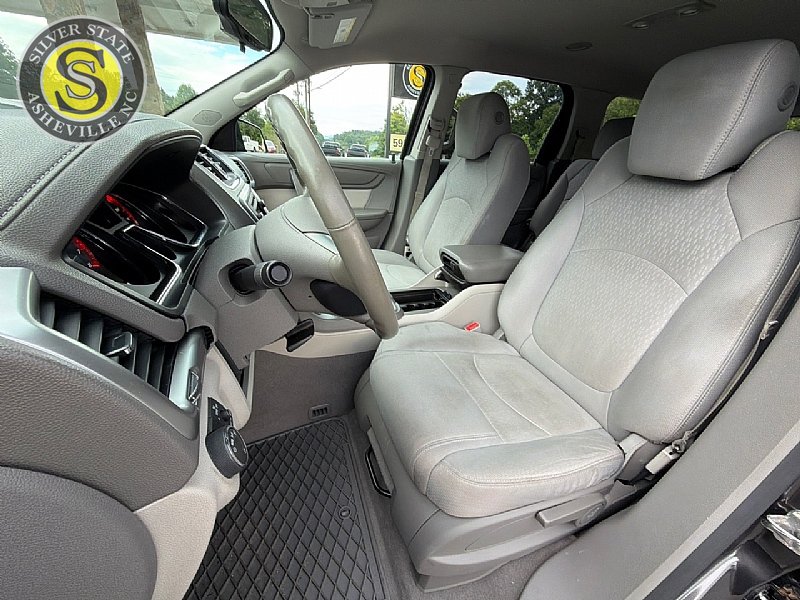 Used 2016 GMC Acadia SLE FWD image 12