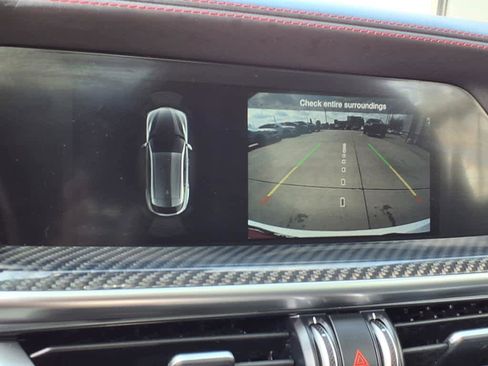 Used 2023 Alfa Romeo Stelvio Estrema image 19