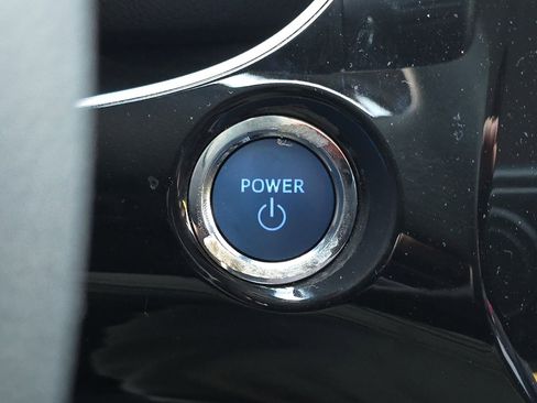 Used 2022 Toyota Prius L Eco image 19