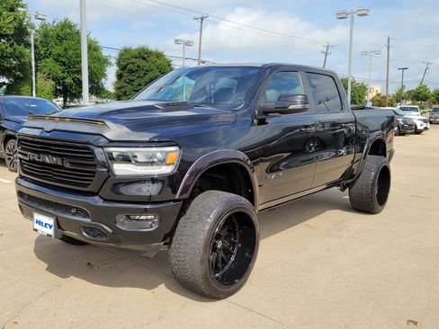 Used 2023 RAM 1500 Laramie AWD/4WD image 2