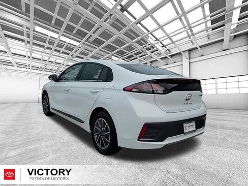 Used 2021 Hyundai Ioniq SE image 5