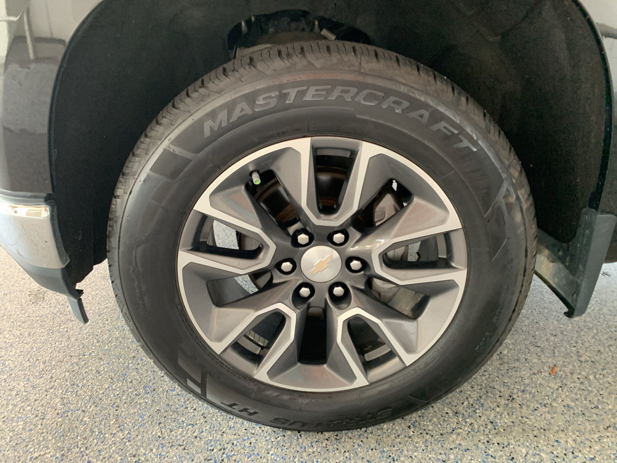 Used 2022 Chevrolet Silverado 1500 LT AWD/4WD image 31