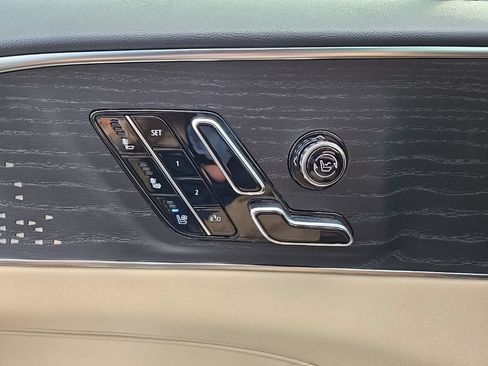 Used 2026 Cadillac Lyriq Signature Luxury w/ Nappa Leather Package AWD/4WD image 16