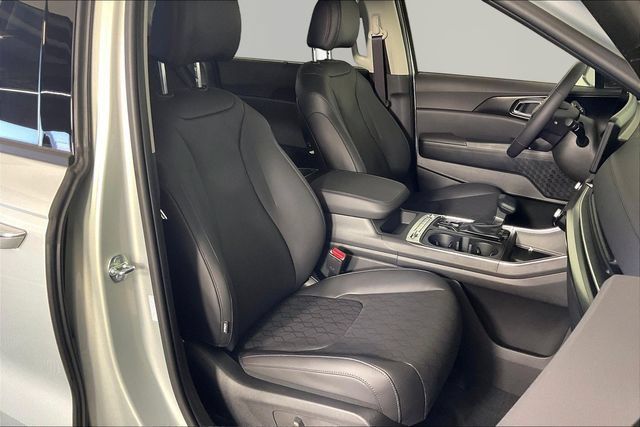 New 2027 Kia Carnival SX FWD image 12