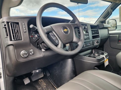 New 2025 Chevrolet Express 2500 w/ Driver Convenience Package image 27