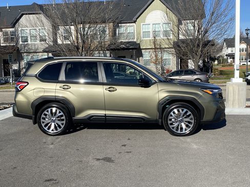 Used 2025 Subaru Forester Touring image 7