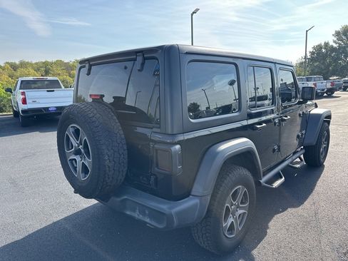 Used 2018 Jeep Wrangler Unlimited Sport S image 9