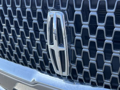 Used 2020 Lincoln MKZ Reserve w/ Luxury Package FWD image 8