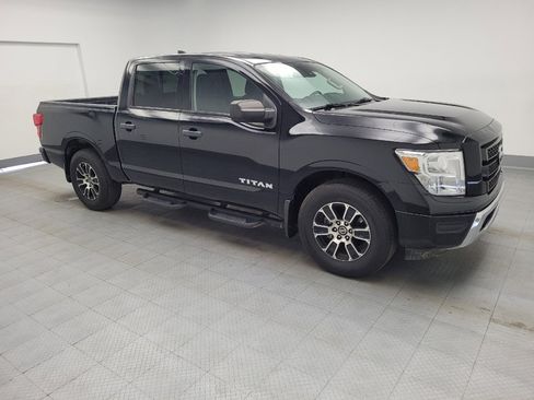 Used 2022 Nissan Titan SV image 11