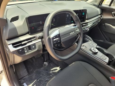 New 2026 Kia Sportage LX FWD image 8