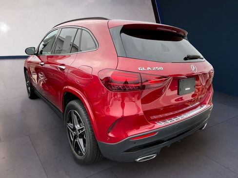 Certified 2025 Mercedes-Benz GLA 250 4MATIC image 2