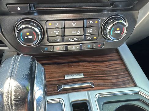 Used 2015 Ford F150 Lariat image 15