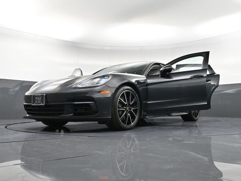Certified 2018 Porsche Panamera 4S image 39