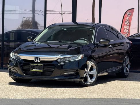 Used 2018 Honda Accord Touring image 3
