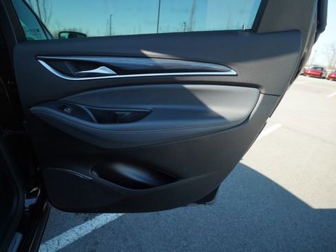 Used 2024 Buick Enclave Premium image 23