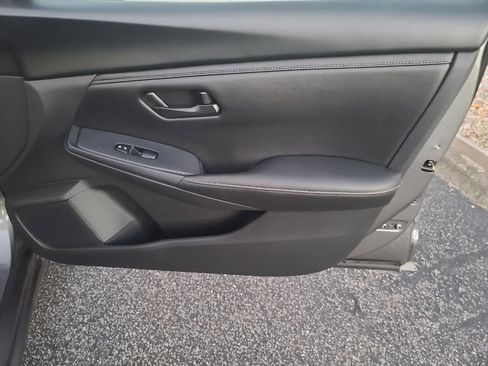 Used 2024 Nissan Sentra S image 30