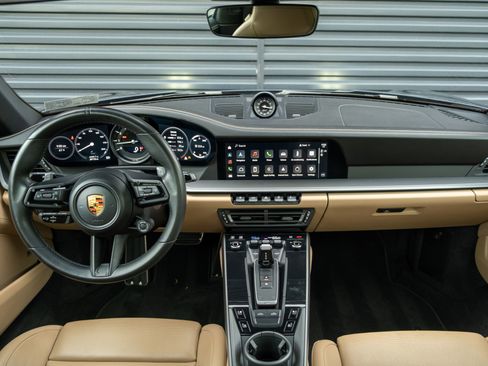 Certified 2022 Porsche 911 Targa 4S AWD/4WD image 19