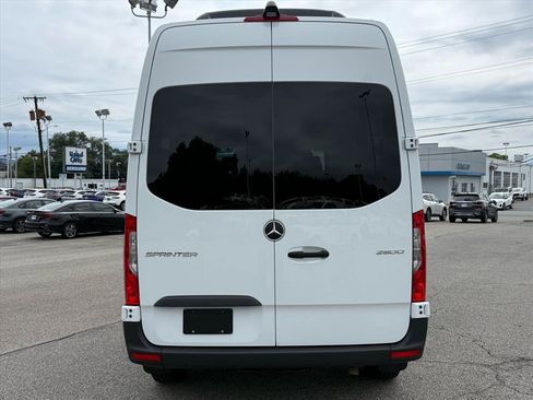 Used 2025 Mercedes-Benz Sprinter 2500 image 5