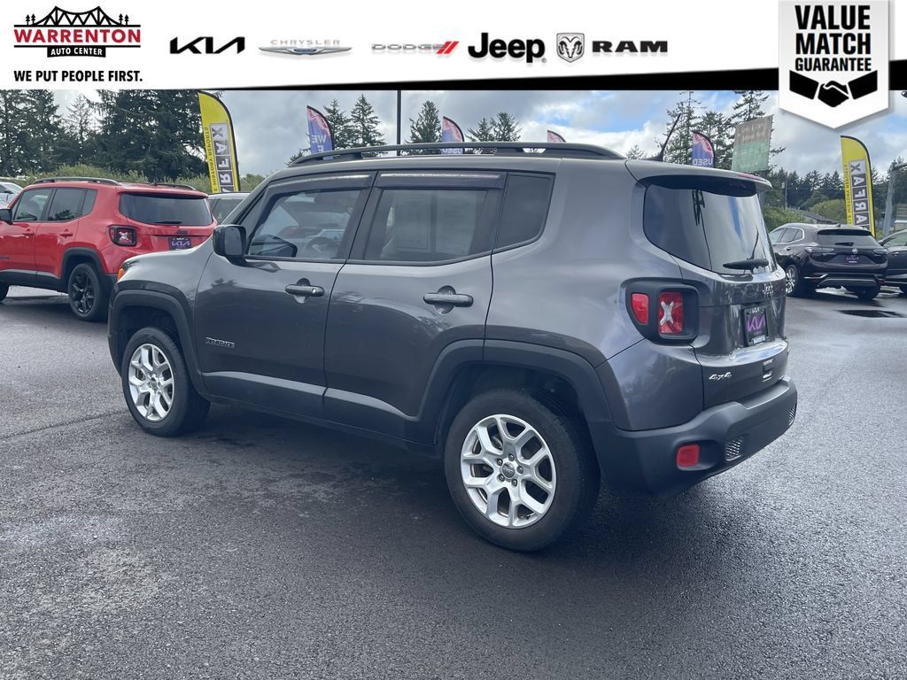 Used 2018 Jeep Renegade Latitude AWD/4WD image 4