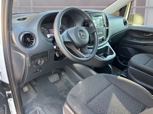 Used 2022 Mercedes-Benz Metris image 9