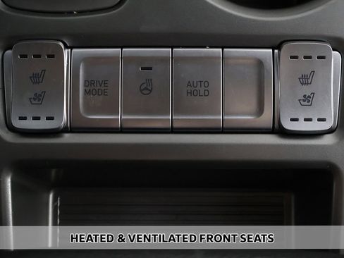 Used 2022 Hyundai Kona Limited FWD image 9