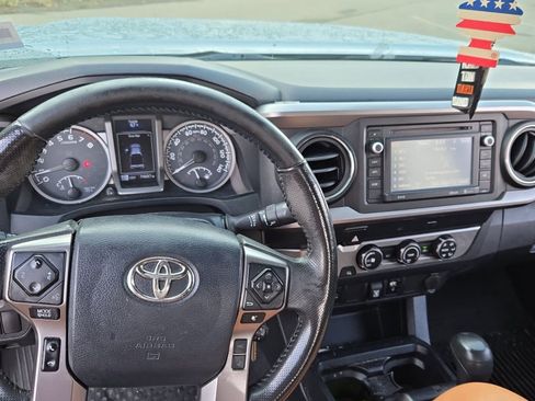 Used 2019 Toyota Tacoma SR5 image 8