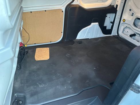 Used 2015 Ford Transit Connect XL image 12