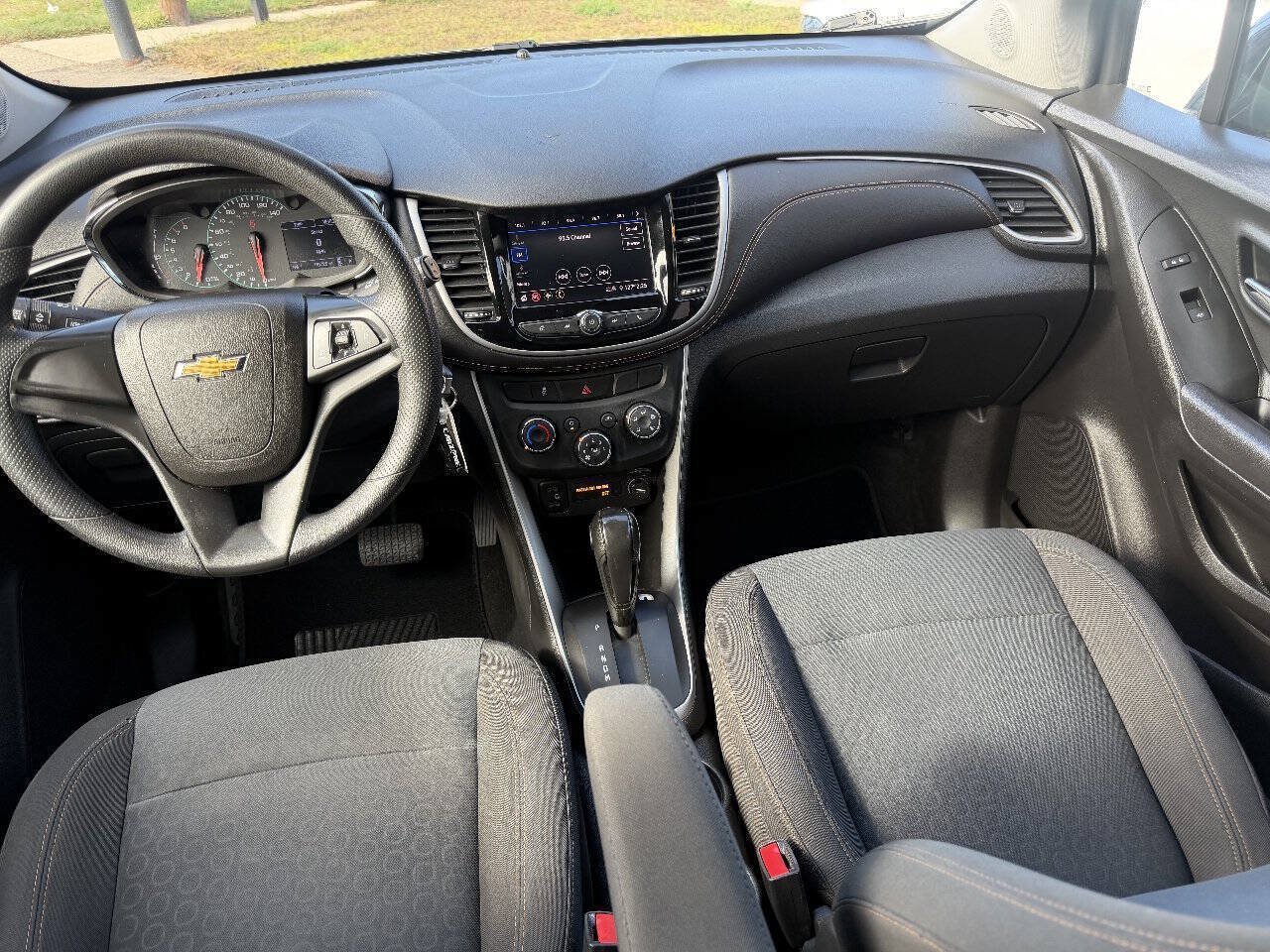 Used 2020 Chevrolet Trax LS FWD image 10
