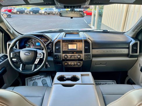 Used 2018 Ford F250 XL w/ Power Equipment Group image 16