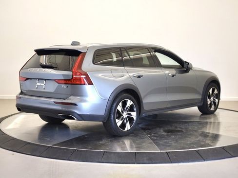 Used 2020 Volvo V60 T5 Cross Country w/ Protection Package Premier image 3