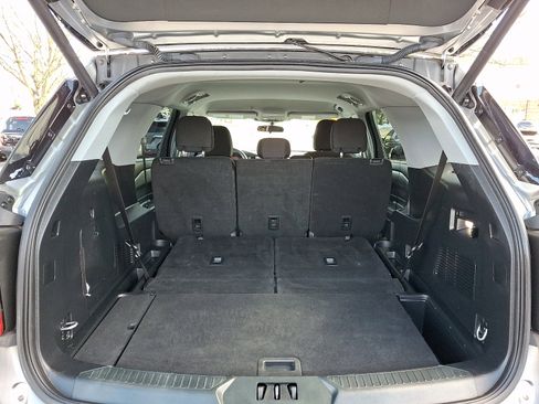 Used 2023 Ford Explorer XLT image 29