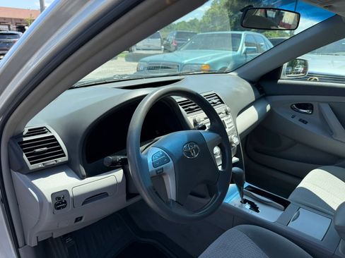 Used 2011 Toyota Camry LE FWD image 12