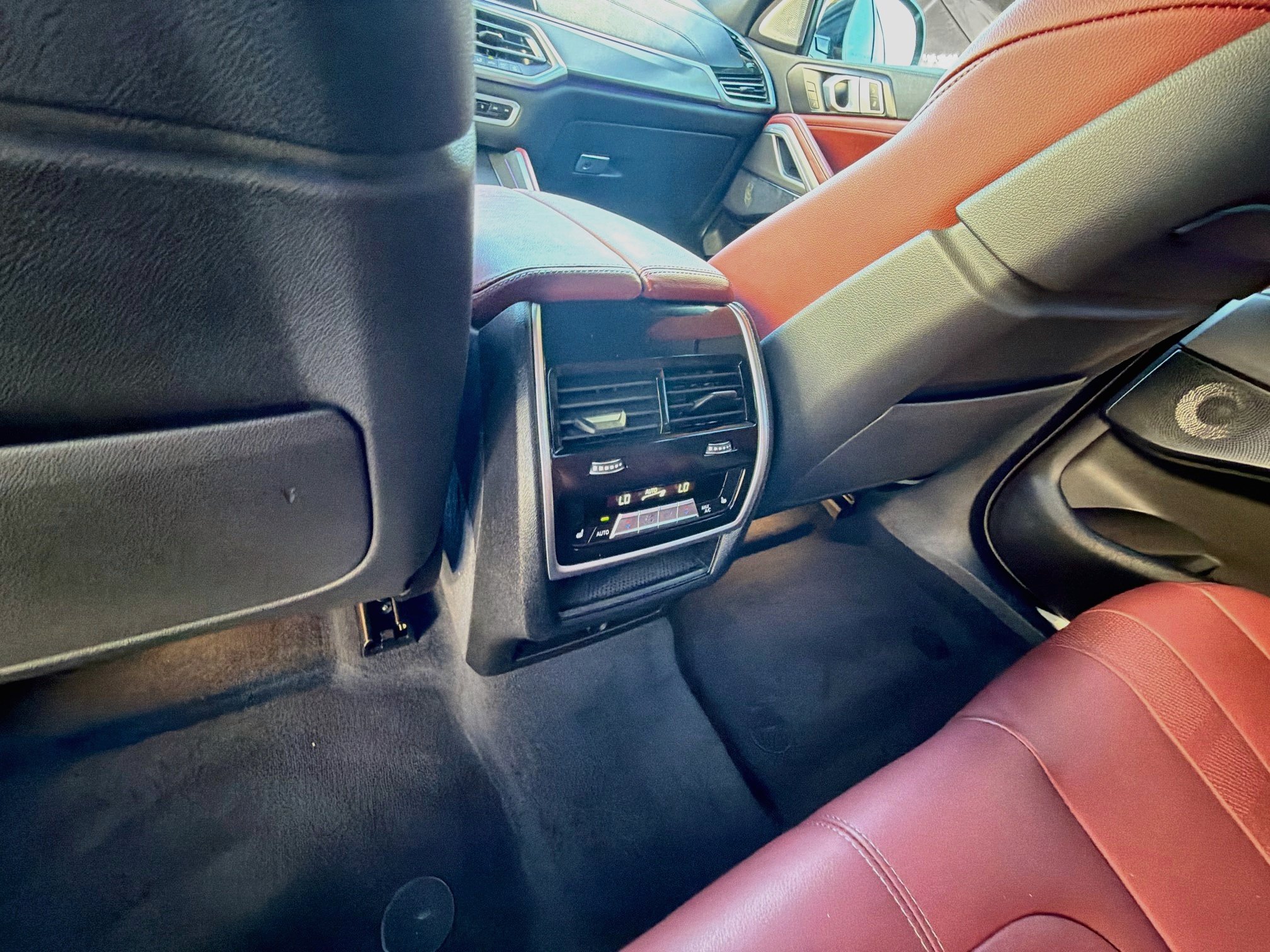 Used 2021 BMW X6 M50i w/ Executive Package AWD/4WD image 23