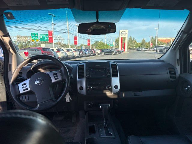 Used 2015 Nissan Xterra PRO-4X w/ Pro-4x Leather Package AWD/4WD image 11