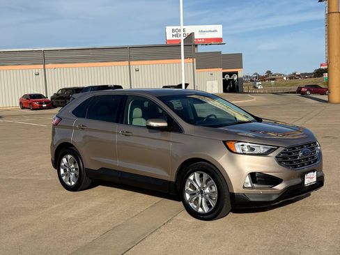Used 2021 Ford Edge Titanium AWD/4WD image 3