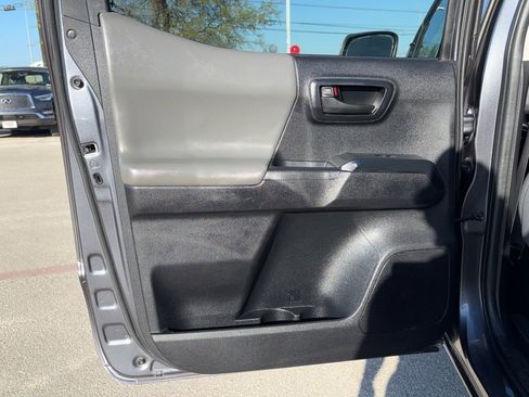 Used 2022 Toyota Tacoma SR image 28