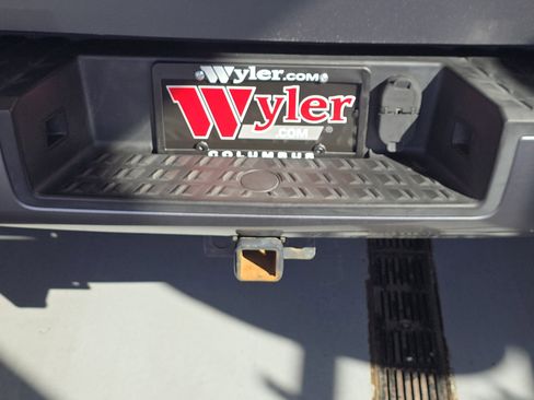 Used 2017 Nissan Titan SV RWD image 28