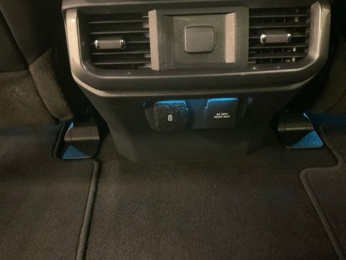 Used 2023 Ford F150 Lariat AWD/4WD image 32