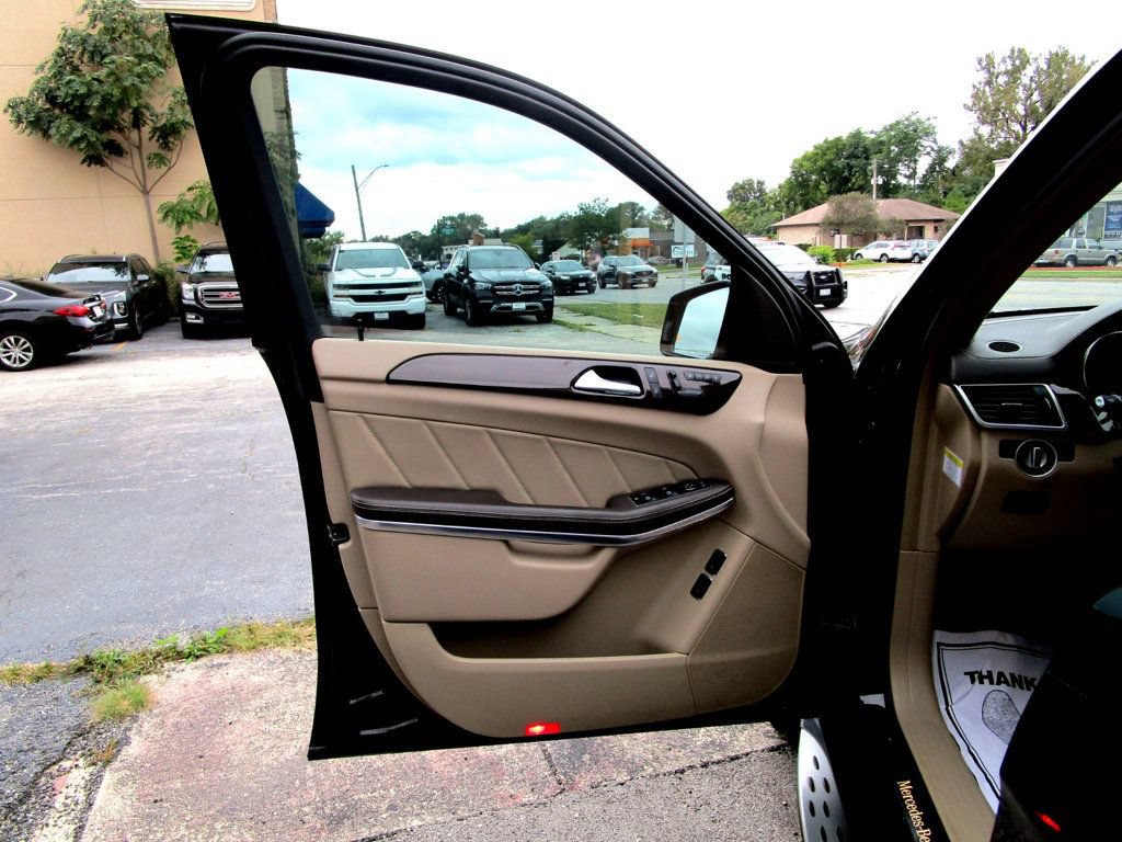 Used 2013 Mercedes-Benz GL 450 4MATIC image 31
