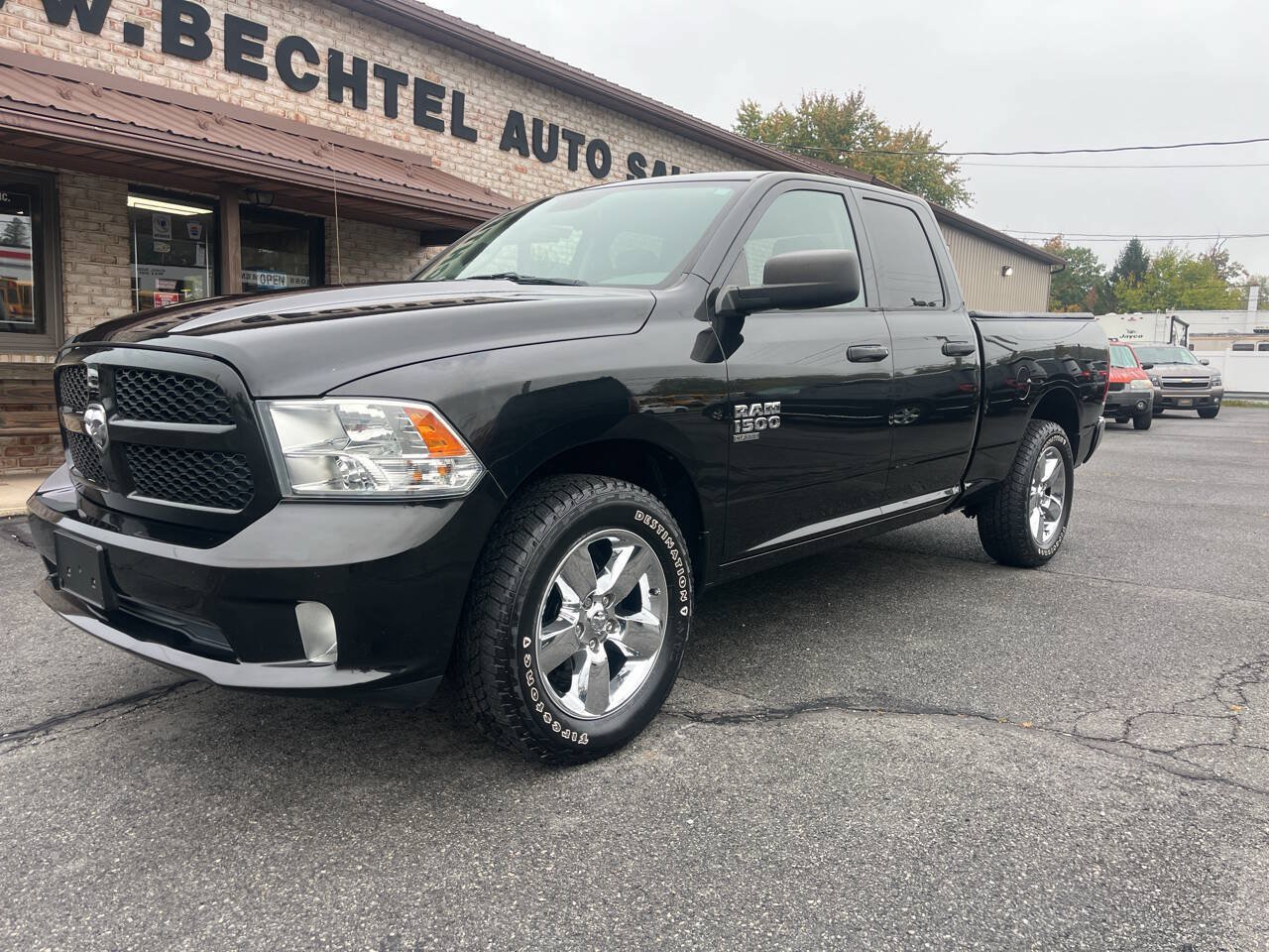 Used 2019 RAM 1500 Express w/ Express Value Package AWD/4WD image 2