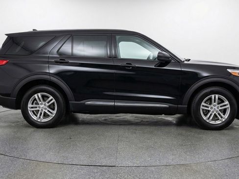 Used 2024 Ford Explorer XLT w/ Equipment Group 202A image 11