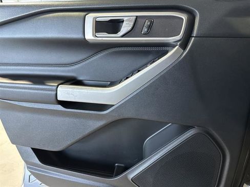 Used 2021 Ford Explorer XLT w/ Equipment Group 202A image 40