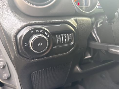 Used 2022 Jeep Wrangler Unlimited Sport image 36