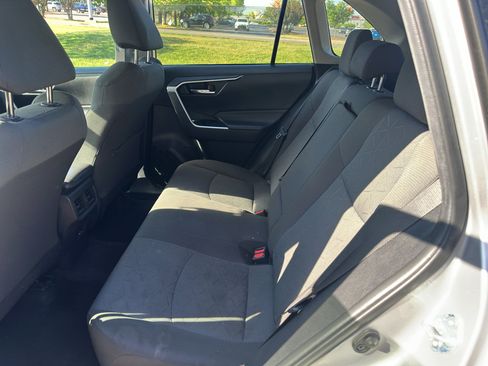 Used 2022 Toyota RAV4 XLE image 15