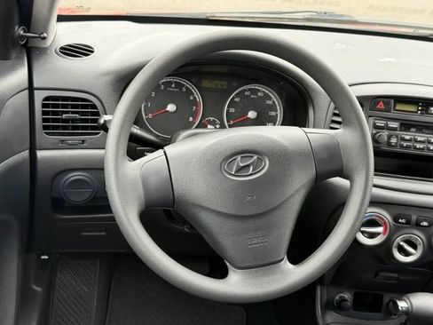 Used 2010 Hyundai Accent GS FWD image 28