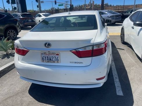 Used 2013 Lexus ES 300h w/ Premium Pkg FWD image 3