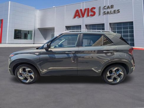 Used 2025 Hyundai Venue SEL FWD image 10