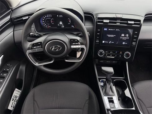 Used 2024 Hyundai Tucson SE image 10