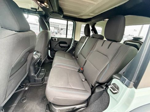 Used 2023 Jeep Wrangler Unlimited Rubicon 4xe w/ Cold Weather Group AWD/4WD image 27