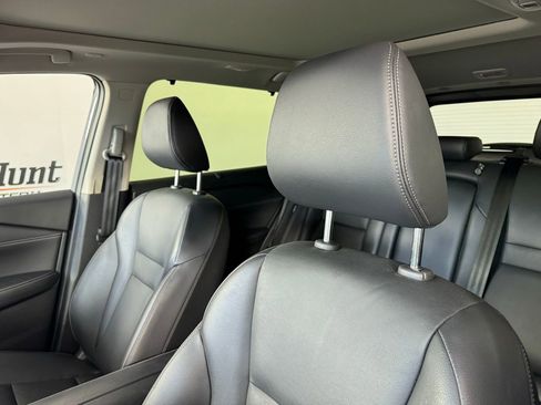 Used 2025 Nissan Rogue SL w/ Tech Package image 3